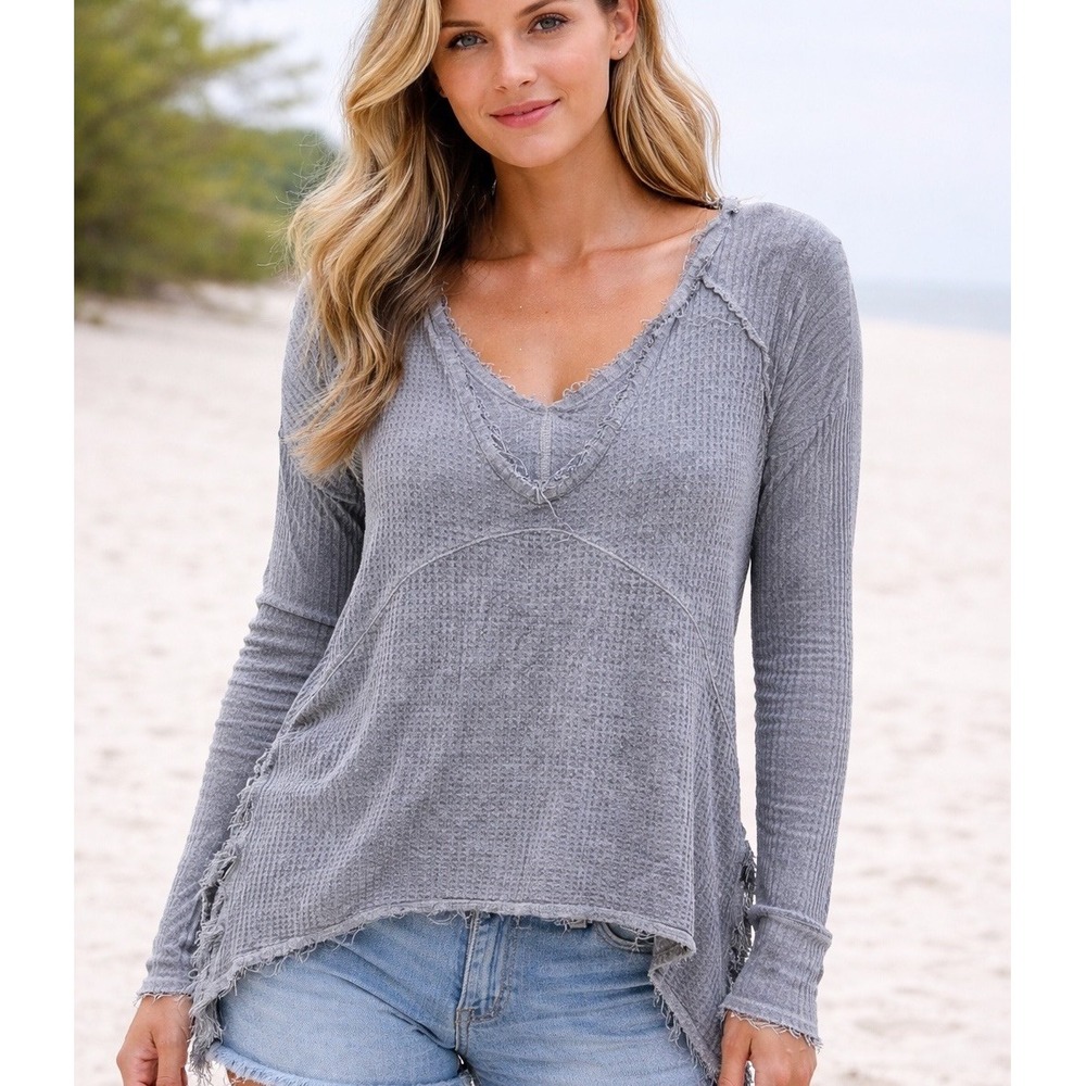 Free People Boho Flowy Thermal Waffle Knit Top XS Gray V-Neck Raw Hem Tunic